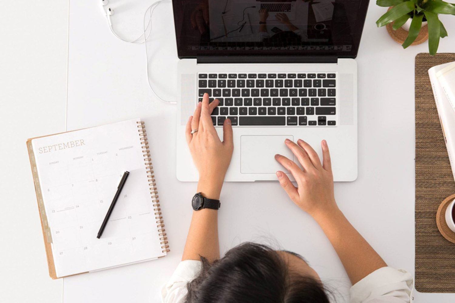 Digitale Vertriebskanäle sind zumeist per Computer zu nutzen.